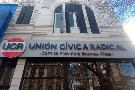 la interna de la ucr se define voto a voto: ambos bandos se declararon ganadores