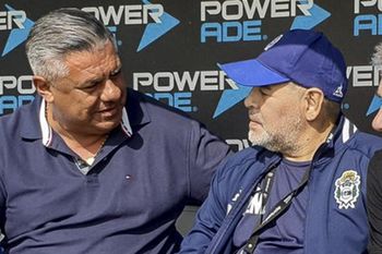 Maradona y Tapia: una relación que arrancó con desconfianza pero que terminó con mucha calidez entre ambos.