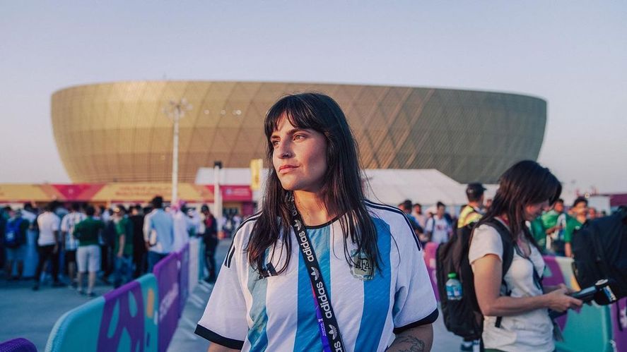 Mundial Qatar 2022: Lola del Carril será la primera mujer en relatar un Mundial masculino en Argentina. 