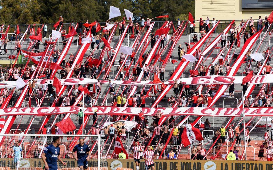 Los hinchas de Estudiantes, a la espera de la venta de entradas para Copa Argentina