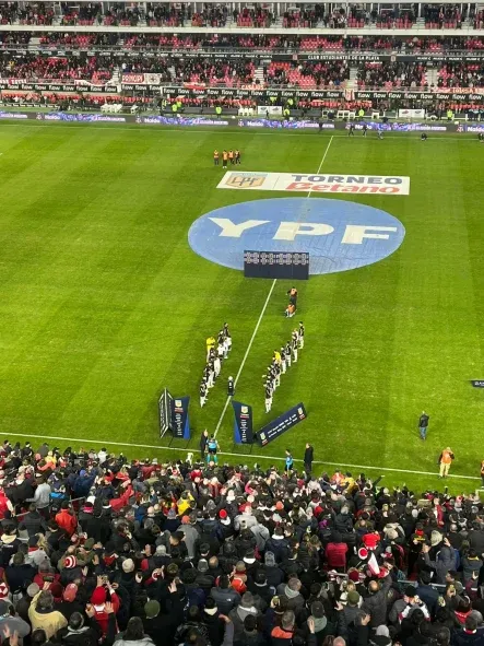 El pasillo de campeón que preparó Riestra en UNO