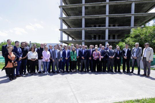 la provincia sale al rescate de las universidades y oficializo su plan de infraestrucutra