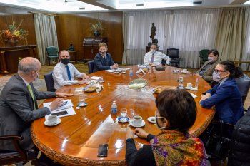 El equipo técnico de finanzas del ministro de Economía Martín Guzmán negocia con el FMI