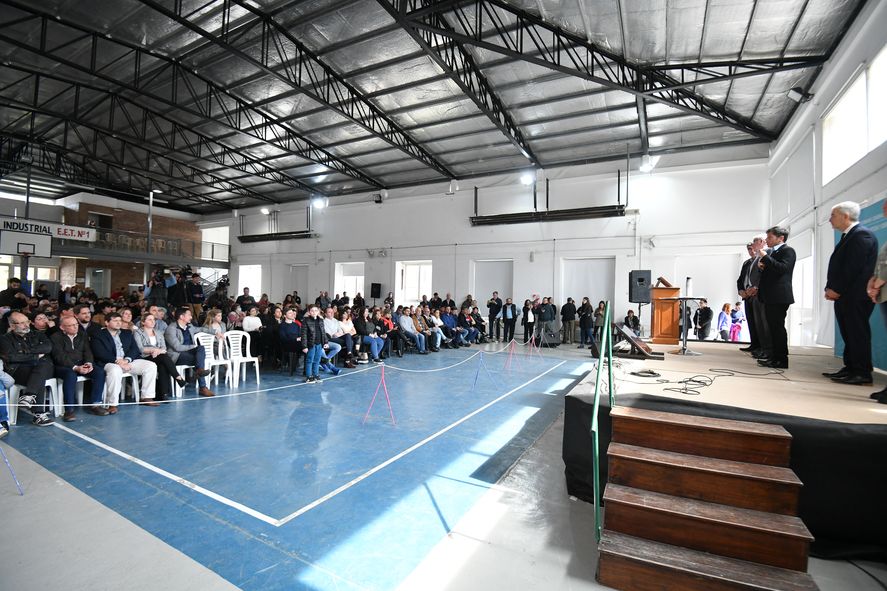 El acto se llevó a cabo en el SUM de la escuela técnica n° 1 de Bragado.