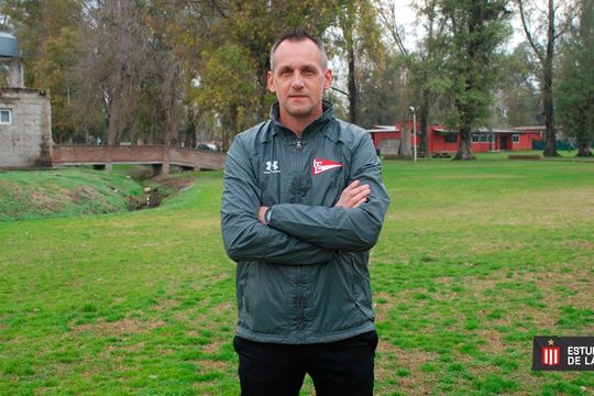 Daniel Añon es el nuevo entrenador del fútbol femenino de Estudiantes.