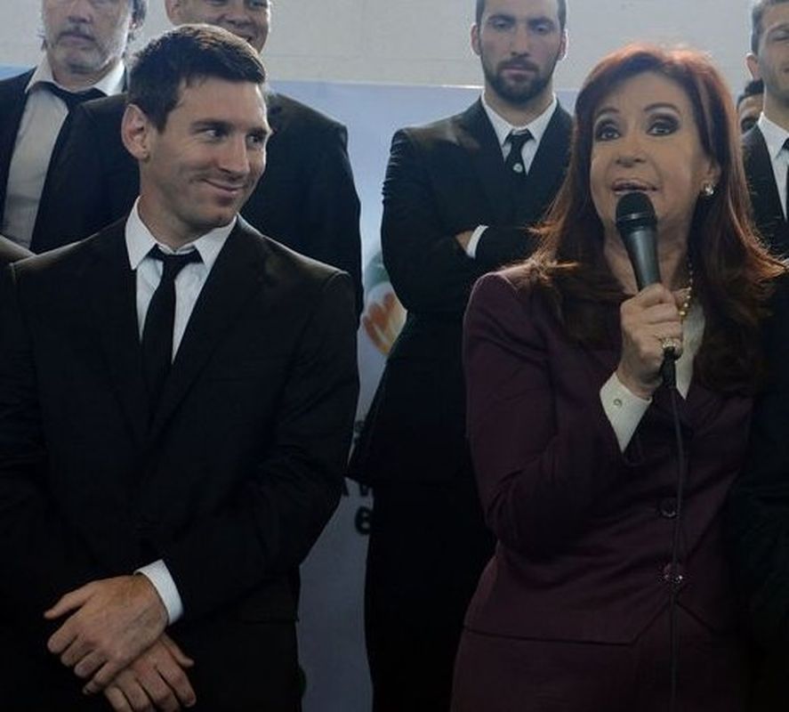 Cristina Kirchner recibe a la selección argentina de fútbol. Julio, 2014.