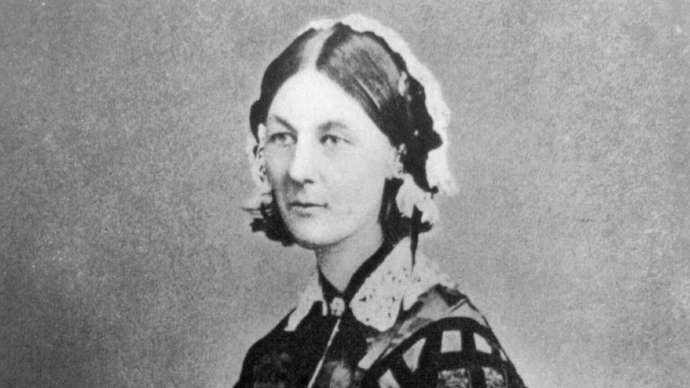 Cada 12 de mayo se celebra el Día de la Enfermería en homenaje a Florence Nightingale, pionera de la enfermería moderna. 