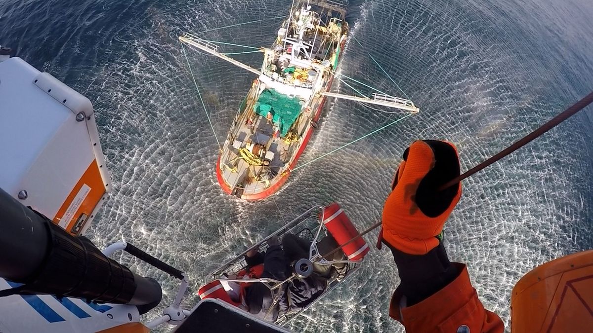 Impactante rescate del tripulante de un buque marplatense: mirá el video |  Infocielo