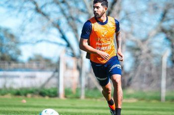 Enzo Martínez en una práctica de Gimnasia.