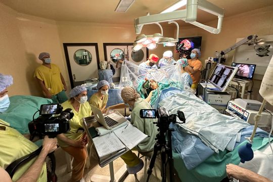 san fernando: realizaron una inedita cirugia cerebral a un paciente despierto