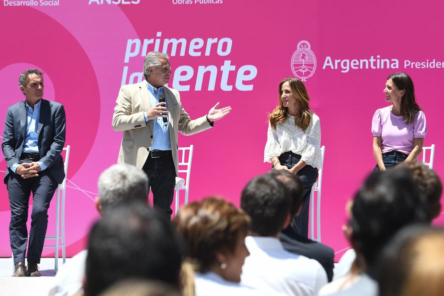 Con mensajes internos y externos, Alberto Fernández encabezó el primer acto del verano