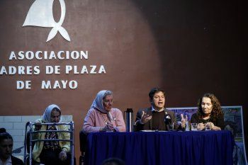 Axel Kicillof dictó una clase pública para defender a la Universidad de las Madres de Plaza de Mayo