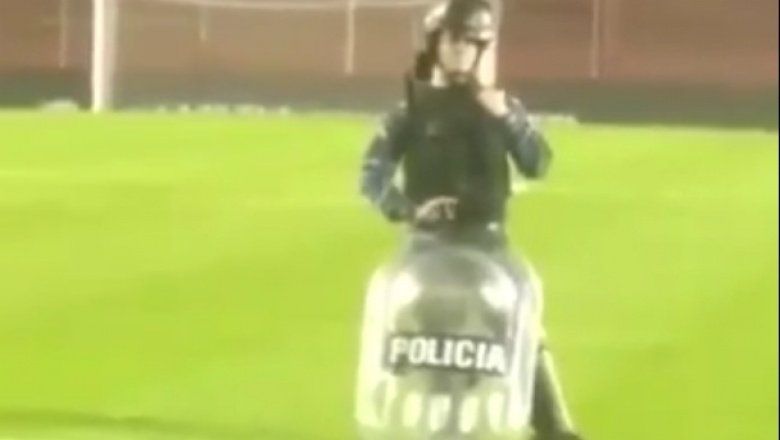 Vergonzoso: Mirá cómo un policía provoca a los hinchas de Platense