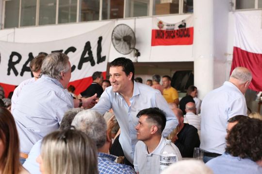 la ucr bonaerense homenajeo a raul alfonsin en un acto que tuvo a maximiliano abad de anfitrion