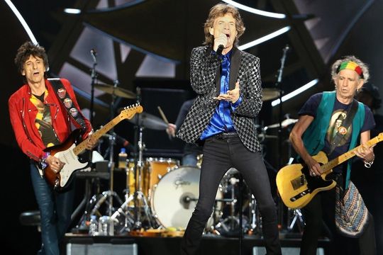 Los Stones tocaron  por primera vez sin Charlie Watts. Fue en una fiesta privada en el Gillette Stadium de Boston para 300 personas.