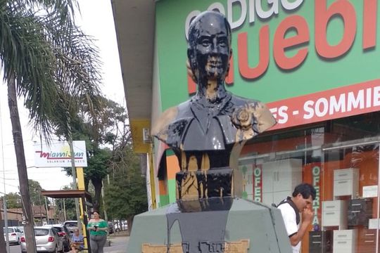 Tigre: vandalizaron un busto de Evita y el intendente respondió
