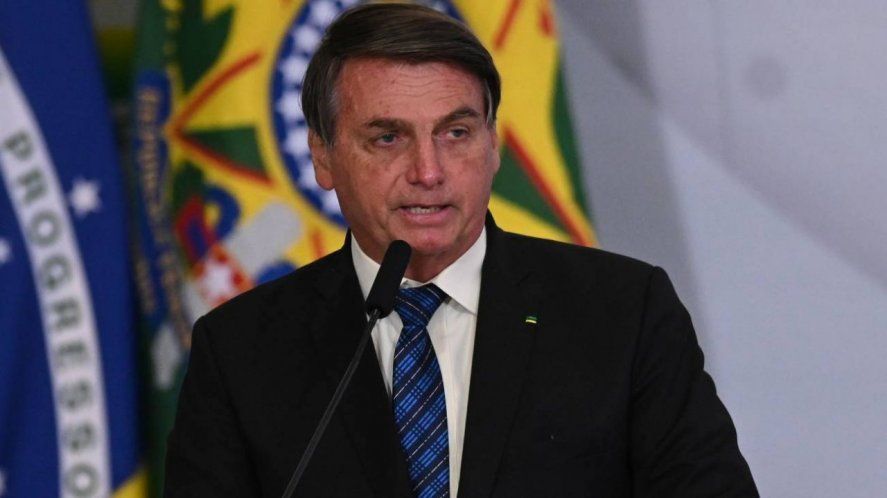 El presidente de Brasil presentó molestias en donde recibió la puñalada en 2018