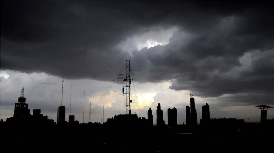 El tiempo en la ciudad: tormentas y chaparrones ailados según indicó el SMN.