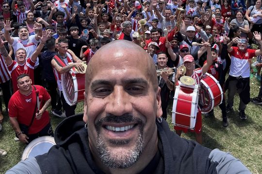 Verón con los hinchas en la Navidad Pincha.