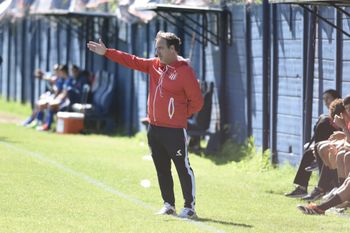 Maximiliano Zanello, DT de la Cuarta que estuvo a un paso del título, no continuará.