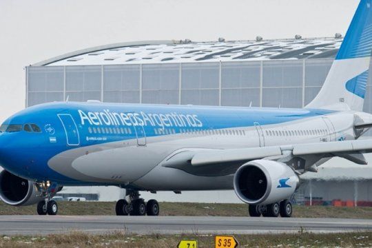aerolineas argentinas retomara el lunes los vuelos especiales para repatriar argentinos