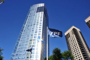 YPF busca cerrar el acuerdo con los acreedores para reestructurar su deuda.