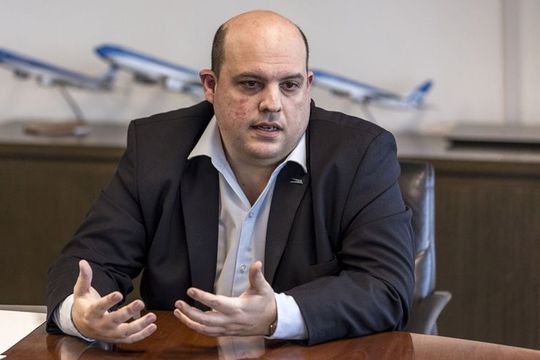 El presidente de aerolíneas desnudo más mentiras de Macri
