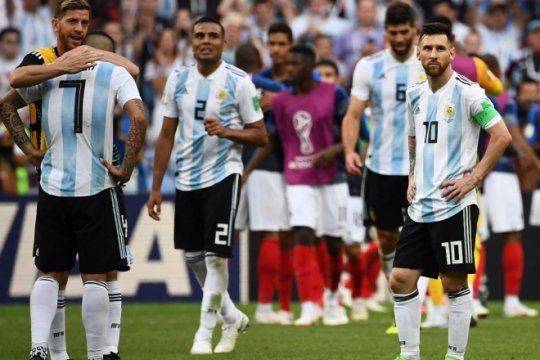 argentina: un equipo de mitad de tabla y un tecnico con las horas contadas