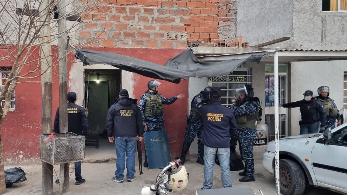 Golpe Al Narcomenudeo En Villa Elvira: Una Dealer Detenida | Infocielo