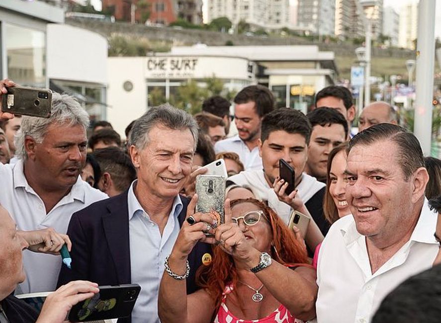 Mauricio Macri levanta a intendente bonaerense como modelo del “para qué”