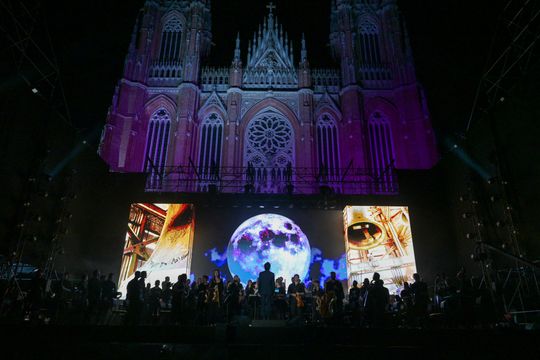 con 200 luces y sus 25 campanas, la catedral de la plata volvio a brillar: mira las fotos