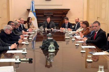 Javier Milei encabezó la reunión del comité de crisis al que se sumó el embajador de Israel