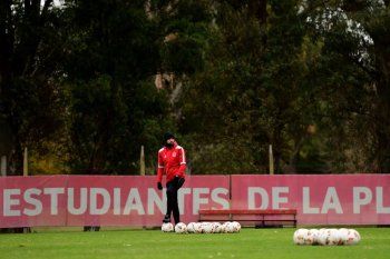 Eduardo Domínguez comandará un nuevo entrenamiento en Estudiantes.