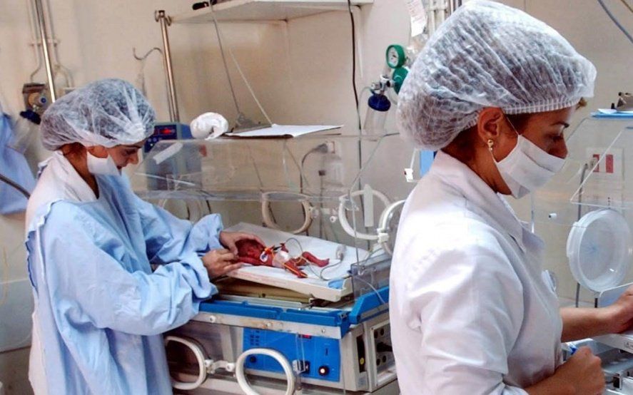 Hay siete bebés contagiados de COVID 19 en Luján: intentan determinar cómo contrajeron el virus
