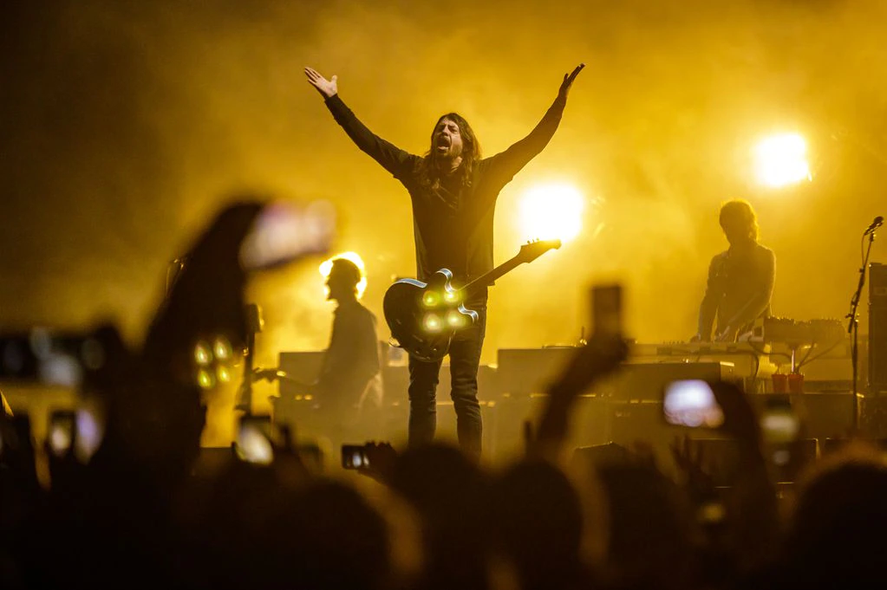 Foo Fighters dio un show demoledor el domingo en el cierre de la séptima edición del Lollapalooza Argentina.