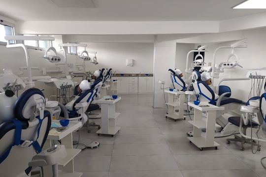 Con equipamiento de última tecnología, así es el hospital odontológico inaugurado por la UNO