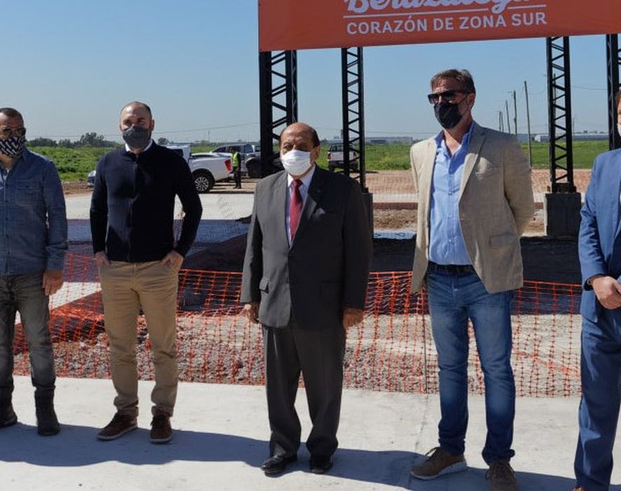 Berazategui: sorpresiva visita de Martín Guzmán