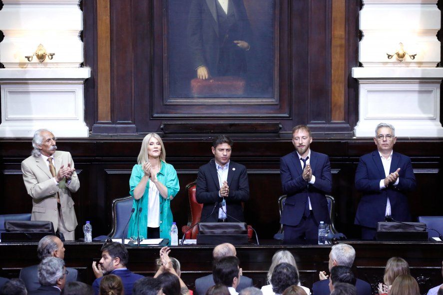 Axel Kicillof y Verónica Magario encabezan la apertura del periodo de sesiones ordinarias 151° en la Legislatura Bonaerense.