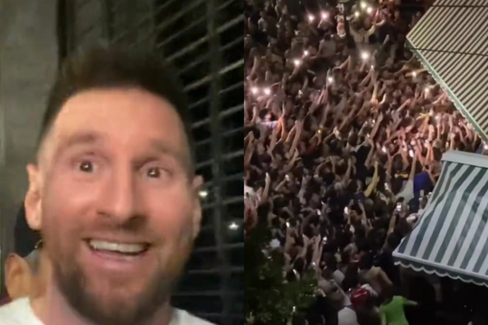 Messi y su sonrisa frente a la locura popular.