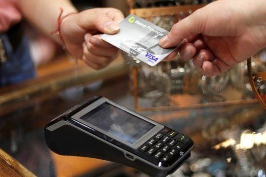 ventas minoristas: las pymes sufrieron los limites de las tarjetas de credito