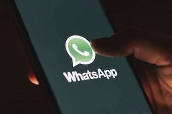 la nueva estafa en whatsapp: se hacen pasar por mercado libre y piden dinero por transferencias