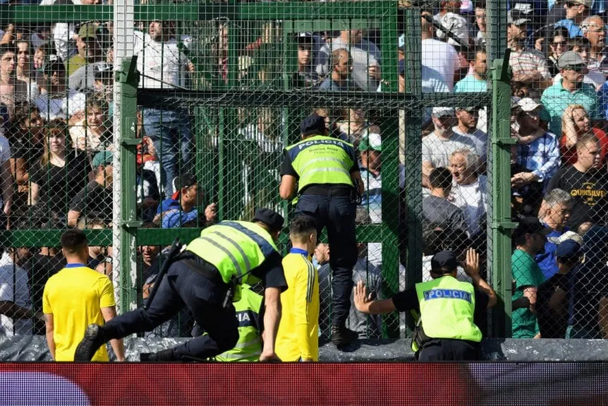 Sigue la violencia en el fútbol: donde va Boca hay quilombo; los incidentes fueron de La Plata a Junín