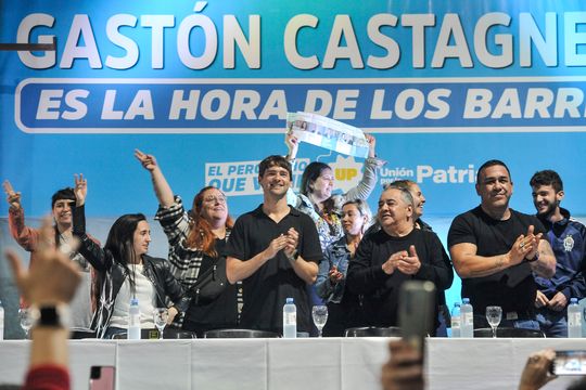 Gastón Castagneto, con la banca de Camioneros.