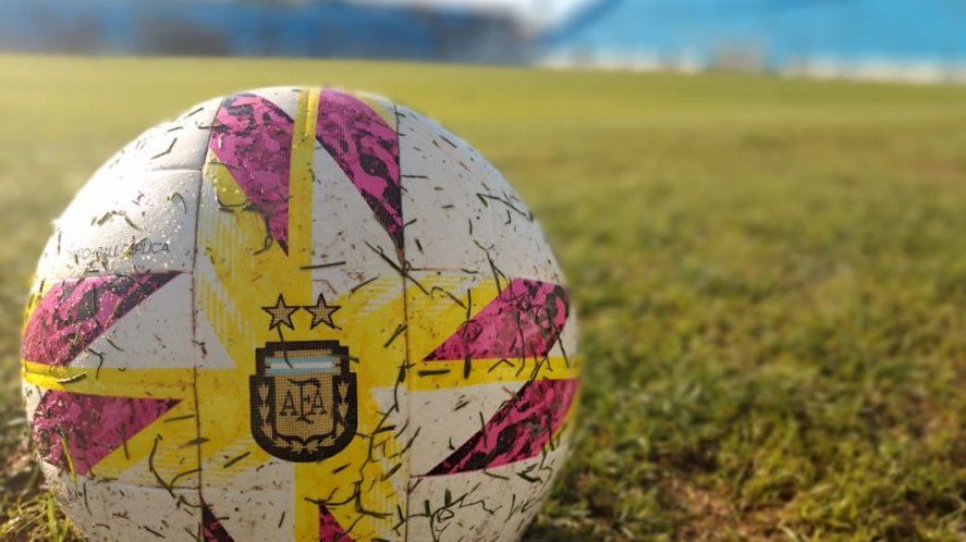 55 de los 65 clubes de los dos primeros niveles (Liga Profesional y Primera Nacional) del fútbol de varones tienen fútbol femenino.