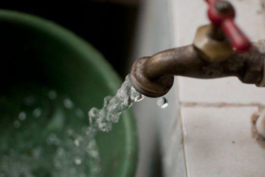 absa tiene permiso: el gobierno de la provincia autorizo la suba del 38% en las tarifas de agua