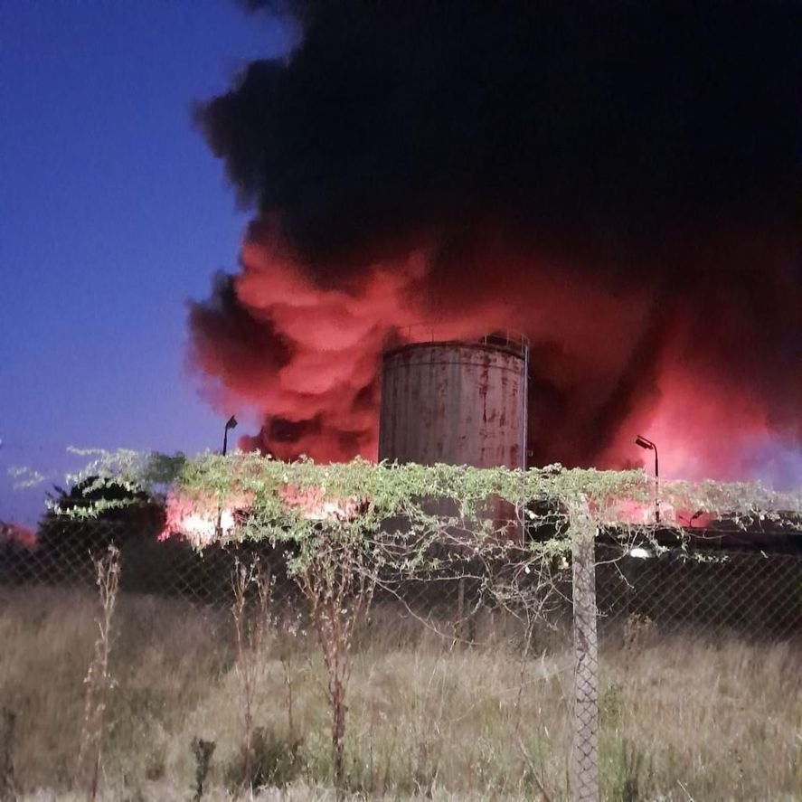 El incendio en una fábrica textil en La Plata generó tensión
