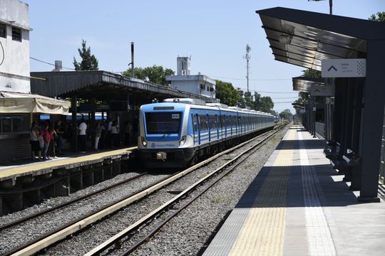 ¿ferrobaires 2.0? en la legislatura quieren que kicillof se haga cargo de los ramales que cierra milei