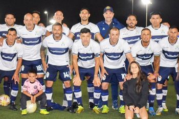 Lucas Licht en una formación del Senior de Gimnasia. (Foto: Instagram @Seniorgelpoficial)