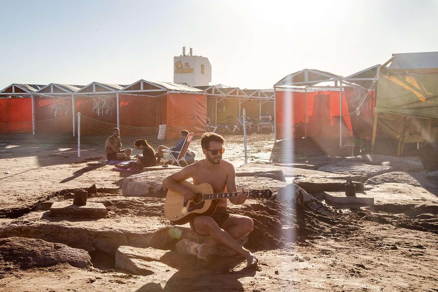 En la antesala a la temporada de verano, un balneario de Mar del Plata sortea increíble 100 carpas para disfrutar en vacaciones.