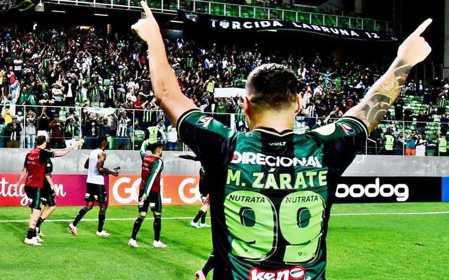 Mauro Z&aacute;rate con la camiseta del Am&eacute;rica Mineiro. &iquest;Jugar&aacute; en Gimnasia?